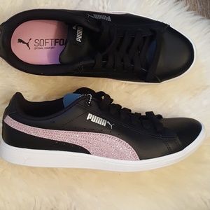 puma soft foam black and pink